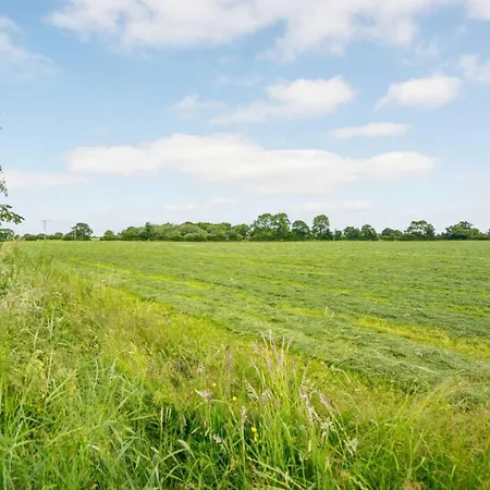 2 Bed In Northallerton Oc-83398 Holiday home *